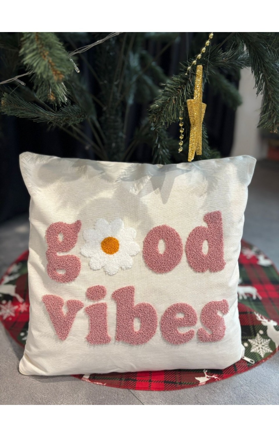 2'li Punch Nakışlı 45x45 cm Kırlent Kılıfı 11 2'li Punch Nakışlı 45x45 cm Kırlent Kılıfı 11