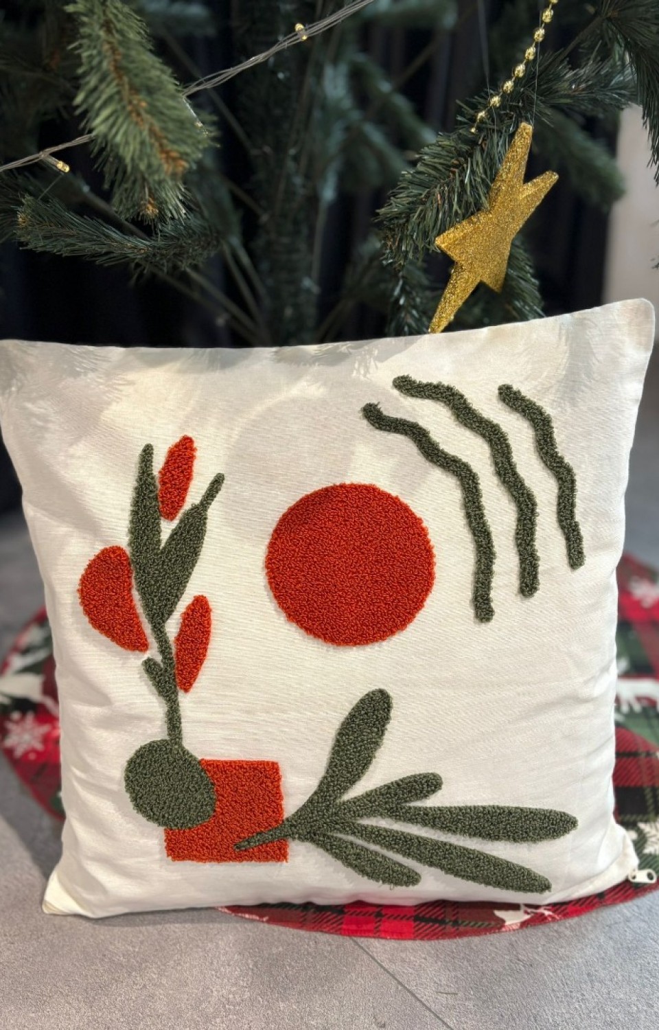 2'li Punch Nakışlı 45x45 cm Kırlent Kılıfı 12 2'li Punch Nakışlı 45x45 cm Kırlent Kılıfı 12