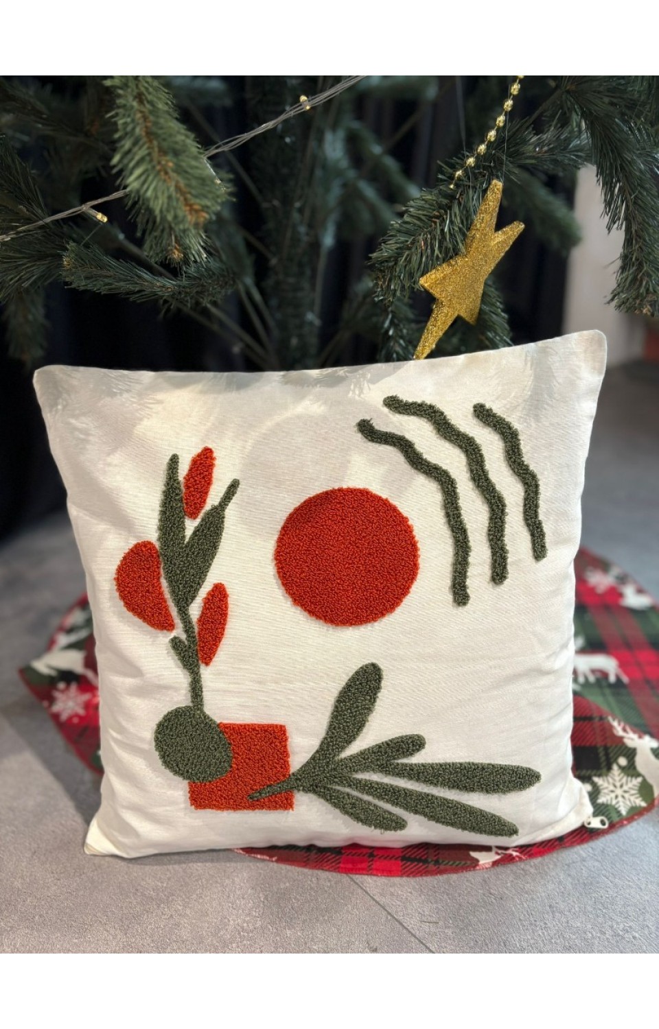 2'li Punch Nakışlı 45x45 cm Kırlent Kılıfı 12 2'li Punch Nakışlı 45x45 cm Kırlent Kılıfı 12