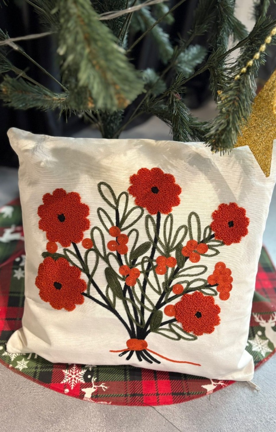 2'li Punch Nakışlı 45x45 cm Kırlent Kılıfı 13 2'li Punch Nakışlı 45x45 cm Kırlent Kılıfı 13