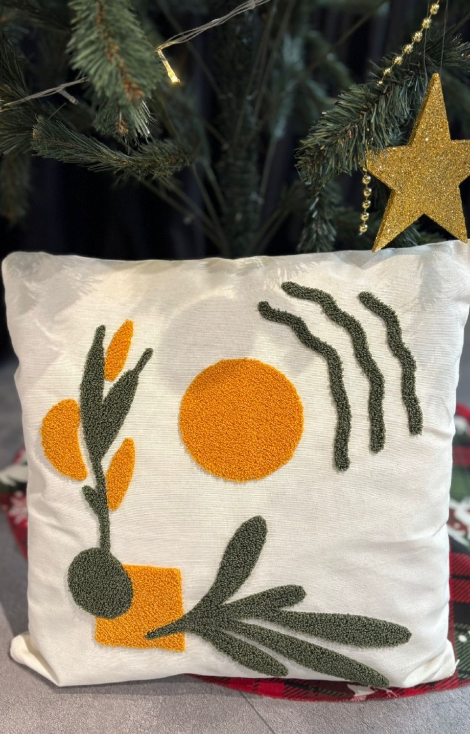 2'li Punch Nakışlı 45x45 cm Kırlent Kılıfı 14 2'li Punch Nakışlı 45x45 cm Kırlent Kılıfı 14