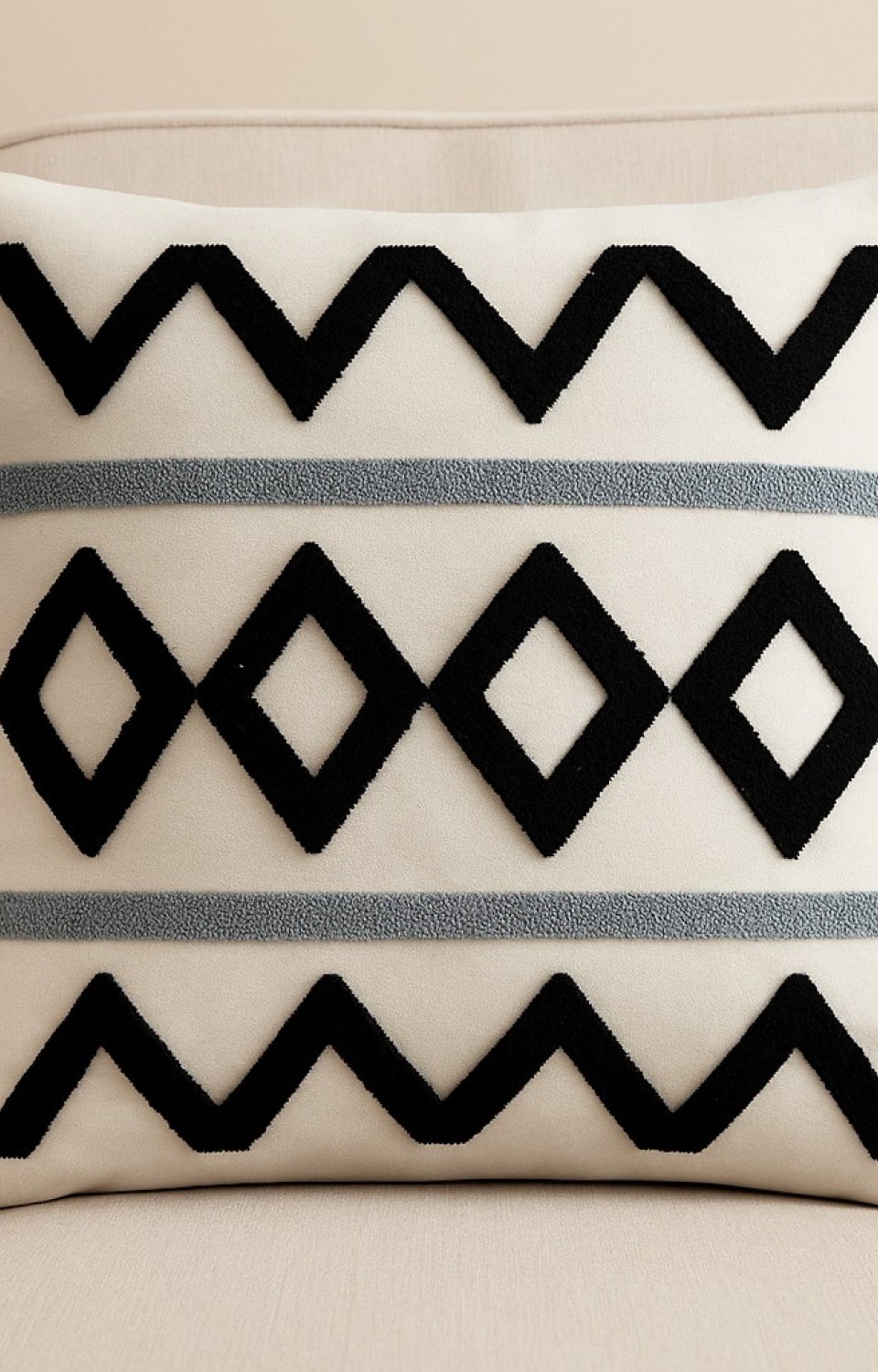 2'li Punch Nakışlı 45x45 cm Kırlent Kılıfı 2 2'li Punch Nakışlı 45x45 cm Kırlent Kılıfı 2