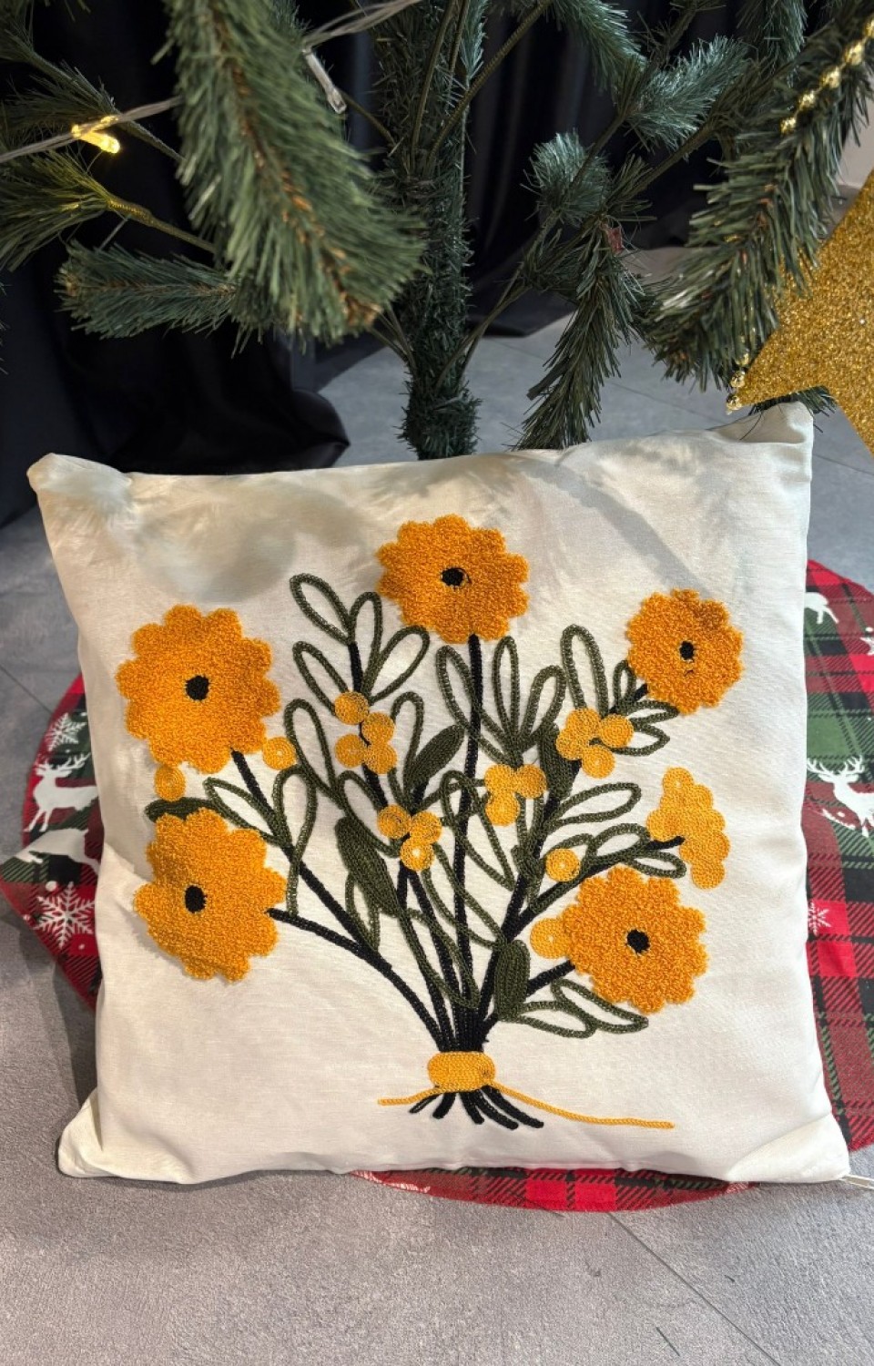 2'li Punch Nakışlı 45x45 cm Kırlent Kılıfı 15 2'li Punch Nakışlı 45x45 cm Kırlent Kılıfı 15