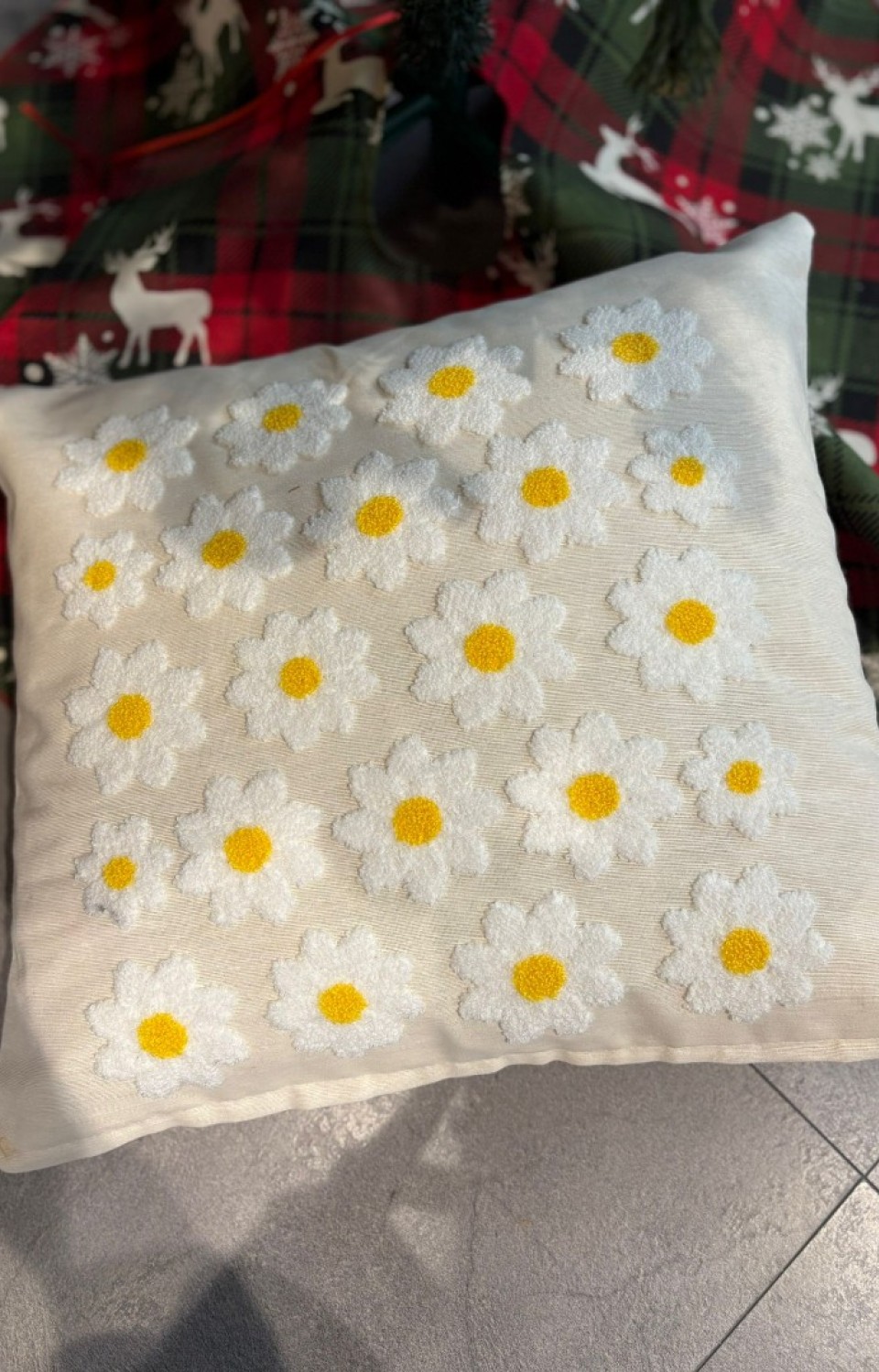 2'li Punch Nakışlı 45x45 cm Kırlent Kılıfı 18 2'li Punch Nakışlı 45x45 cm Kırlent Kılıfı 18