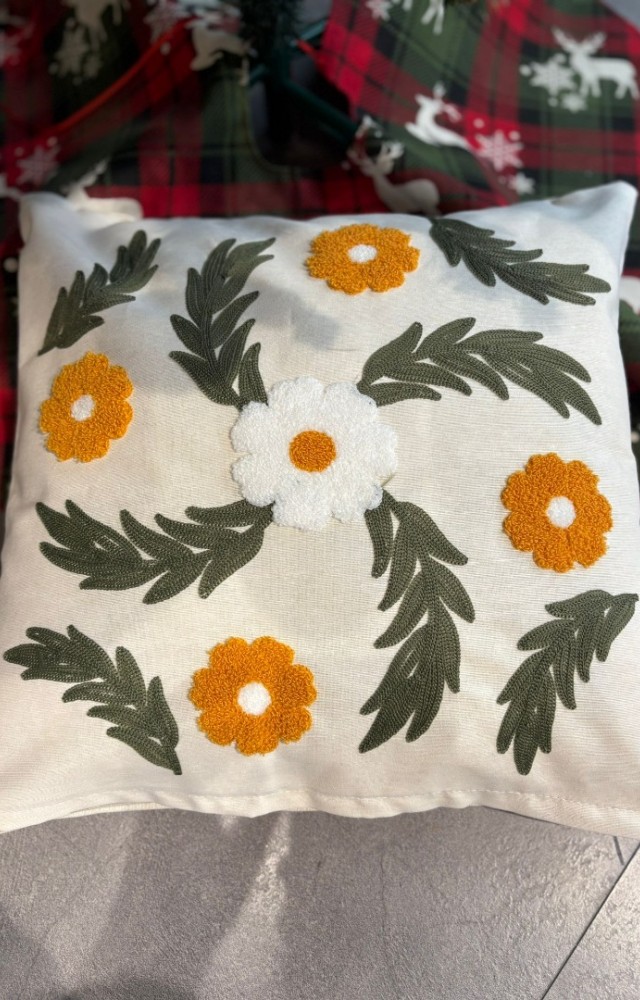 2'li Punch Nakışlı 45x45 cm Kırlent Kılıfı 20