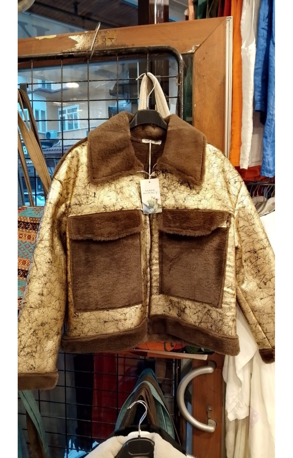 Kürk Yakalı Parlak Nubuk Kumaş Kadın Kısa Mont Altın Rengi