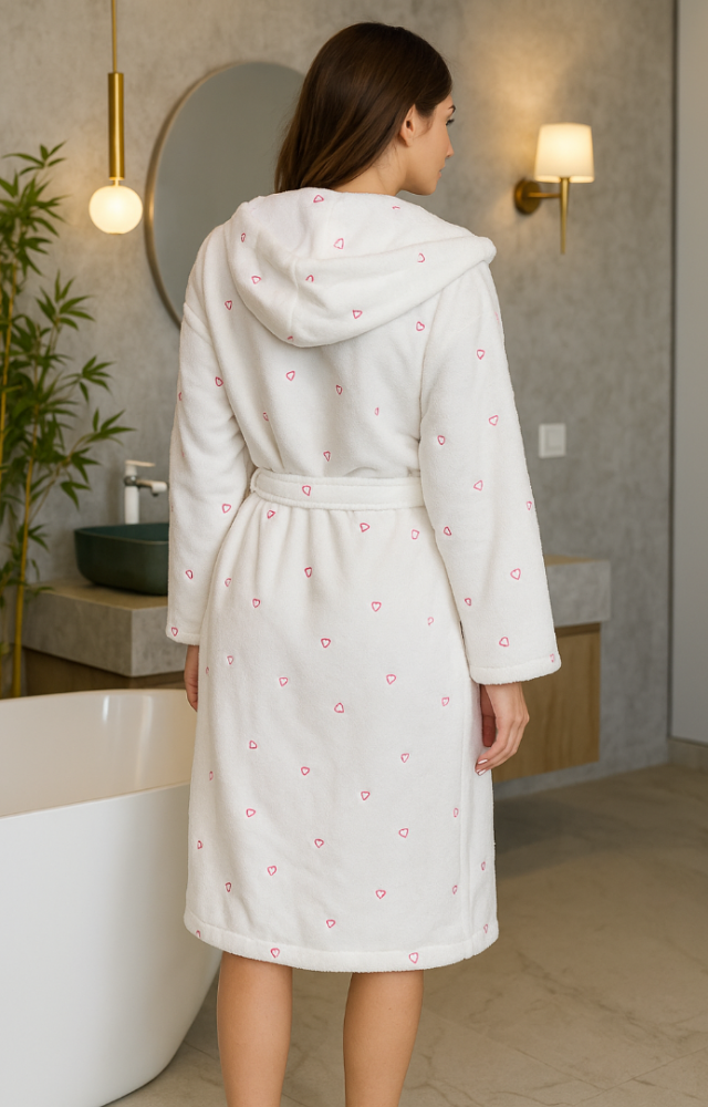 Kapşonlu Cepli Kalp Nakışlı %100 Pamuk Microcotton Krem Lüks Banyo Bornozu