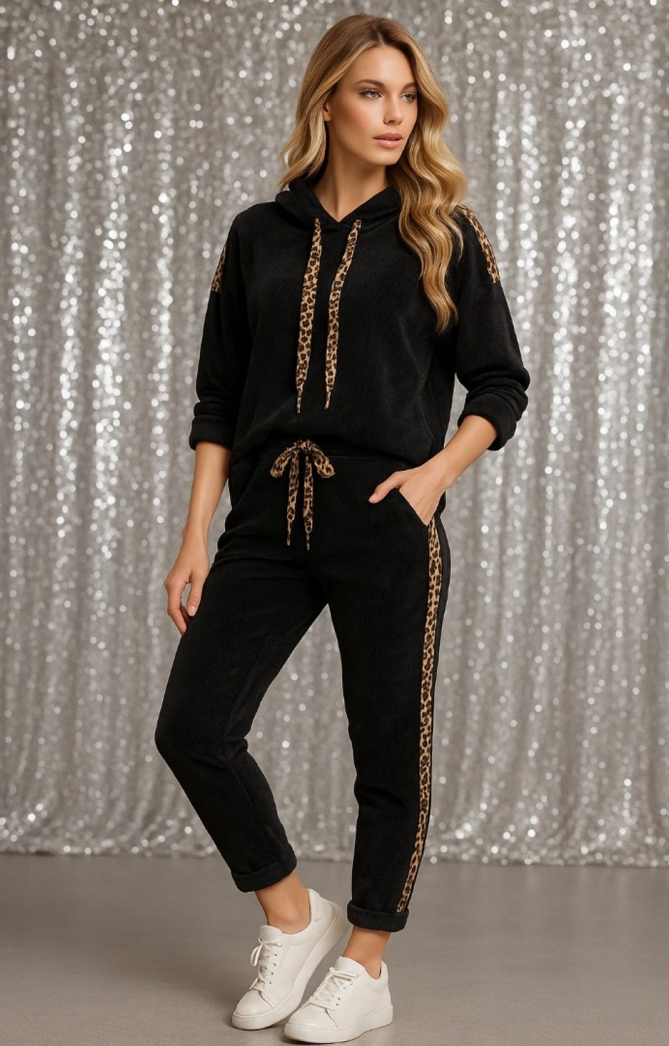 Kapüşonlu Leopar Detaylı Kadife Kadın Alt Üst Takım Siyah