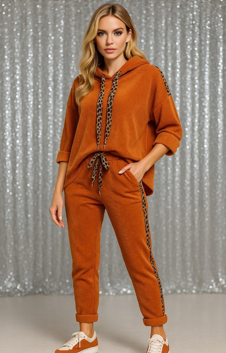 Kapüşonlu Leopar Detaylı Kadife Kadın Alt Üst Takım Turuncu