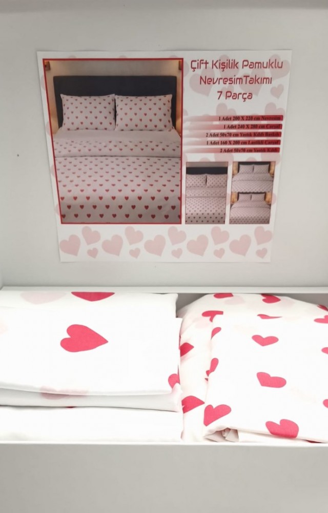 Çift Kişilik Pamuklu 7 Parça Kutulu Kalpli Nevresim Takımı