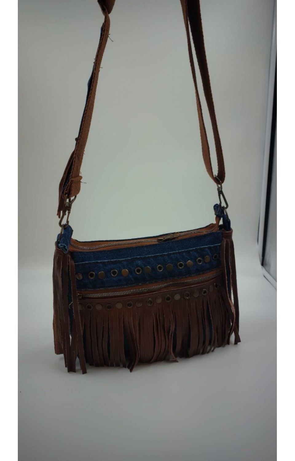 Püskül Detaylı Özel Tasarım Denim Çanta 