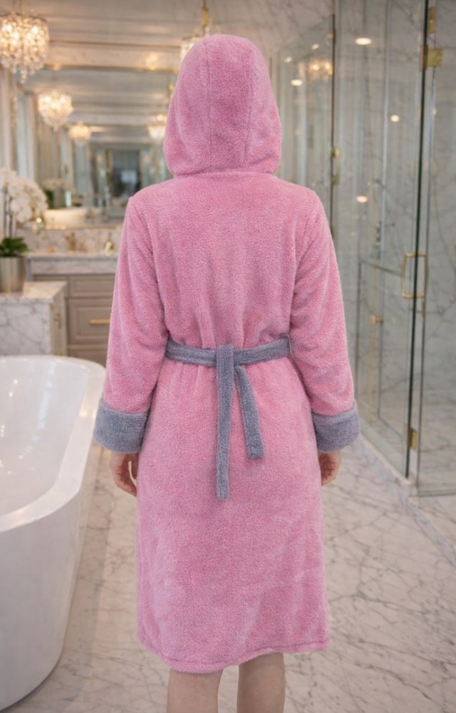 Kapüşonlu Fermuarlı Cepli Sabit Kuşak Detaylı Pamuklu Bornoz Pembe